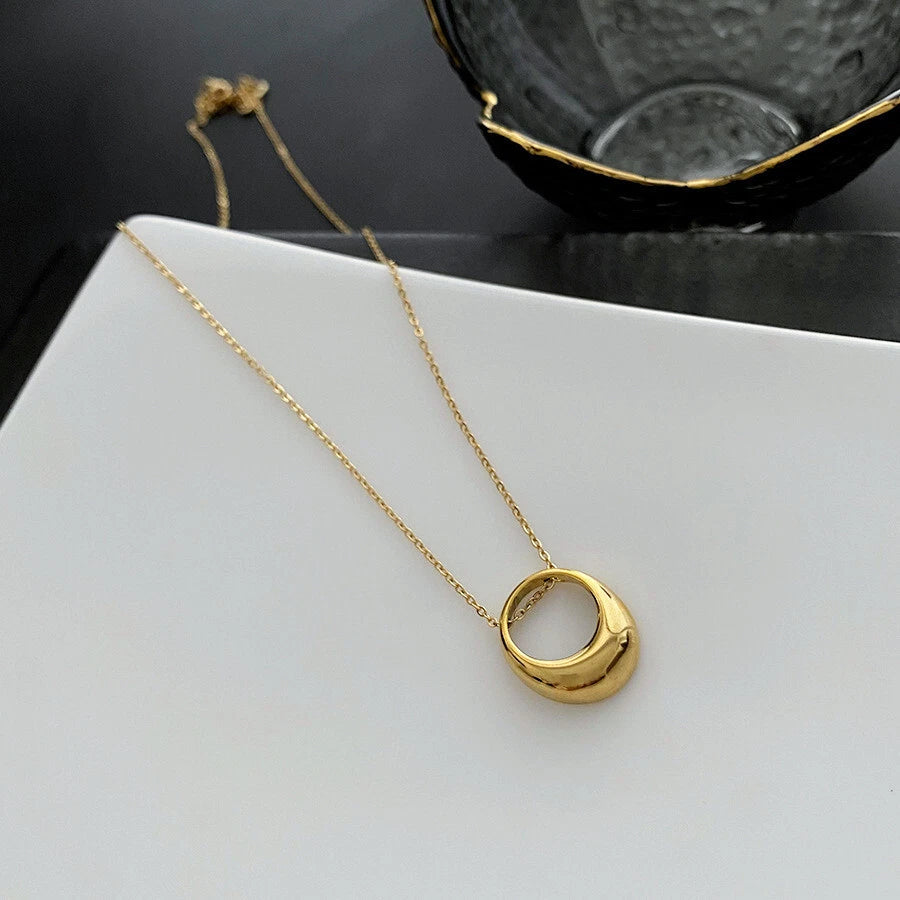 "18K Gold Oval Charm Pendant Necklace – Stainless Steel"