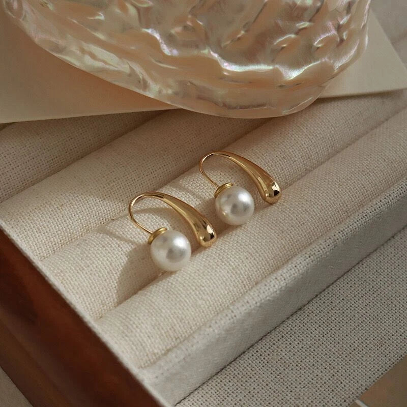 Elegant Waterdrop Pearl Stud Earrings – 18K Gold Plated for Women