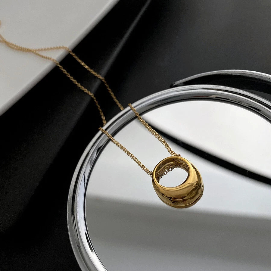 "18K Gold Oval Charm Pendant Necklace – Stainless Steel"