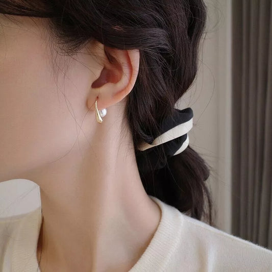 Elegant Waterdrop Pearl Stud Earrings – 18K Gold Plated for Women